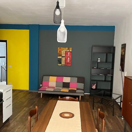 Appartamento Mela Ad Alba, Cuore Delle Langhe エクステリア 写真